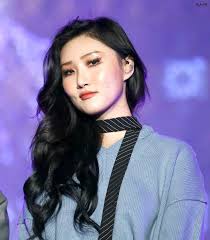 Kolaborasi antara merek mewah terkenal italia fendi dan merek pakaian dalam skims. News Mamamoo S Hwasa Will Be Making Her Solo Debut Next Month