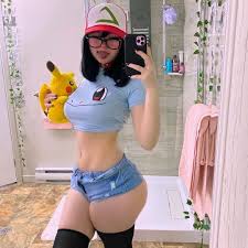 Cocainkitty Tienta Con Su Cuerpo Voluptuoso | PimpBunny