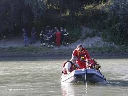 Secondo un alto funzionario dell'aviazione civile l'aereo non è stato in grado di abbassare il carrello al primo. Fiume Tevere Aereo Precipitato Ritrovato Il Corpo Dell Allievo Pilota Corriere It