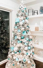 Because you'll use these items all year long. 31 Pretty And Unique Christmas Tree Ideas Everyone Will Love Amazing Diy Interior Home Design