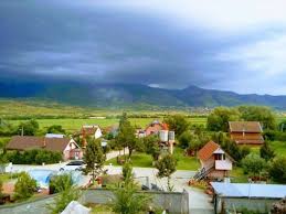 Tabara de la sibiu mircea eliade rezumat imi poate da cineva un site unde pot citi tabara de la sibiu de mircea eliade si in tren de george calinescu. Tabere 2019 Restaurantpensiuneaosencuta