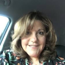 Kari Meadows's Instagram, Twitter & Facebook