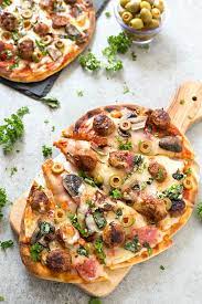 Easy Spicy Italian Sausage Grilled Flatbread Pizza Recipe Naan Pizza Recipes Grilled Pizza Recipes Sausage Flatbread