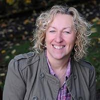 Kerri Andrews's Instagram, Twitter & Facebook