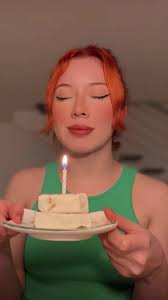 Celebrando un cumpleaños especial: ¡Feliz 23!