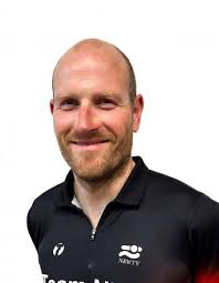 Ansprechpartner*innen