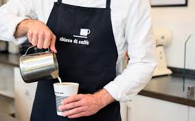 Opportunamente macinato e tostato, è utilizzato per la preparazione del caffè. Startseite Chicco Di Caffe