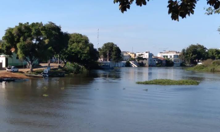 Rio Paraguai, em C&aacute;ceres, ultrapassa altura de cinco metros e aproxima da cota de alerta - Express&atilde;o Not&iacute;cias