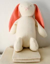 Are you looking for a simple bunny rabbit template? Soft Woolen Bunny Purl Soho