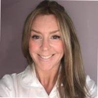 Kay Burns's Instagram, Twitter & Facebook