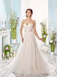 We did not find results for: Hochzeitskleid Farbe Avery Alma Brautkleider