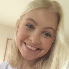 Amy Hatton (@amyelizabethjh)