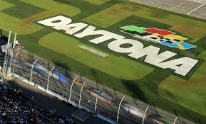 People driving down the highway pull over to watch the blimp take off. Top 10 Lap Leaders At Daytona International Speedway Nascar
