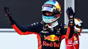 Sebastian vettel hits lewis hamilton as daniel ricciardo wins. Eklat Um Vettel Und Hamilton Beim Gp Von Aserbaidschan In Baku Ricciardo Siegt Eurosport