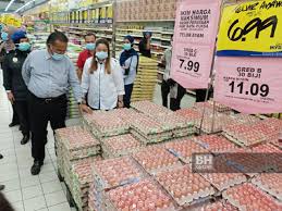 Kawalan harga dilakukan bertujuan mengawal harga pasaran terus meningkat mendadak disebabkan permintaan produk atau barangan yang tinggi tindakan tegas akan diambil mengikut akta kawalan harga dan anti pencatutan 2011 terhadap mereka yang gagal mematuhi peraturan di bawah skim. Kpdnhep Melaka Tegas Kawal Harga Barang