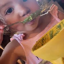 This little beauty lives in the living room but travels to the kitchen for  her sunday soak. Don't mind the countertop clutter as it's Sunday meal prep  day! 😊🥰