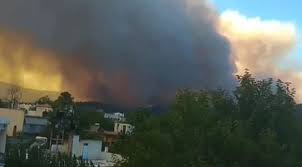 ««καταφύγετε σε κλειστό κτήριο τώρα. Kolash Sthn Eyboia Apisteyta Plana Apo Th Fwtia Nea Selida