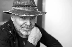 Ogni episodio significativo della nostra esistenza, infatti, è legato a un brano, una colonna sonora che contribuisce a impreziosire i nostri ricordi e ad amplificarli. Vasco Rossi Tutte Le Canzoni Testicanzone Com