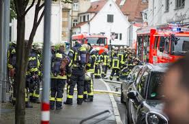 Wie ist die feuerwehr leverkusen präsent? In Stuttgart Degerloch Lost Der Brand Eines Verteilerkastens Einen Grosseinsatz Der Feuerwehr Aus Stuttgarter Nachrichten