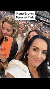 Katelyn Browne's Instagram, Twitter & Facebook