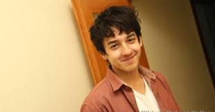 Evelyn turut bahagia, sahabatnya akhirnya melepas masa dudanya setelah bercerai dengan nora alexandra. Aliff Alli Fc Home Facebook