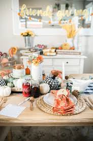 Friendsgiving Party Ideas Decor And Diy S Friendsgiving Decorations Friendsgiving Party Thanksgiving Table Settings