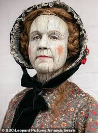 Una stubbs aunt sally worzel gummidge. Worzel Gummidge S Vicki Pepperdine Explains Why Aunt Sally Transforms Into Abandoned Doll In Reboot Daily Mail Online