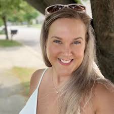 🔗: bit.ly/46p5wVI Madison Sisson was born with  Lacrimo-Auriculo-Dento-Digital syndrome (LADD syndrome). Despite the  diagnosis, Madison's childhood felt surprisingly "normal." At 19, she met  her future husband, Kane, and they lived in Seattle,