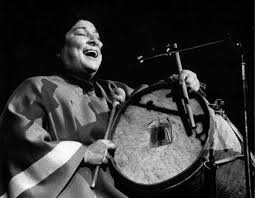 Todo cambia, gracias a la vida, alfonsina y el mar, la maza, sólo le pido a dios, como la cigarra, canción con todos. Mercedes Sosa 9 De Julio De 1935 4 De Octubre De 20093 Conocida Como La Negra Sosa O La Voz De America Fue Una Cantante De Mercedes Sosa Mercedes Music