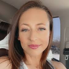 Sarah Brase's Instagram, Twitter & Facebook