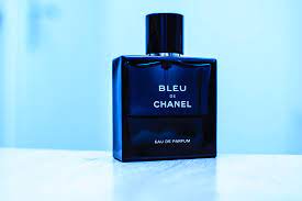 Buat nambah ilmu aja nantinya. 10 Perfume Lelaki Yang Popular Patut Anda Cuba Untuk Tahun 2021