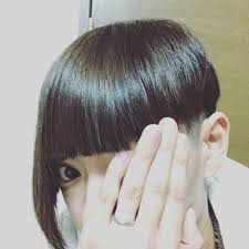 kao 0084さんはinstagramを利用しています 結局カオ博士の伸ばしていた片側が 綺麗な3ミリになりました 肌荒れを指摘されました ニキビに悩んでるんだよ って言ったら その歳でニキビっていわない 吹き出物って言うの って厳しいアンサーが返ってきまし