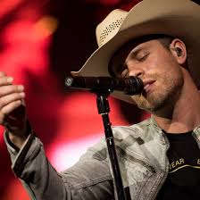 Country star Dustin Lynch headlines military music fest at Fort Bliss