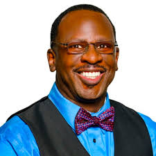 What a moment! It's a Western Standoff at high noon between Bandido and  Bryan Keith!!! 🤠