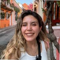 40+ perfiles de «Amalia González»