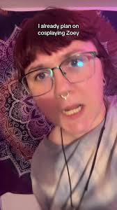 Cosplaying as Zoey from Date Everything: Your Thoughts?