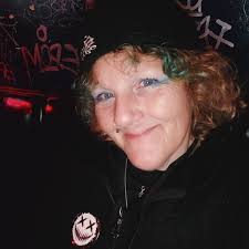 This Cheesy Cauli Bread is the carb fix you don't have to feel bad about.  Full recipe: http://dlsh.it/b4I1bB8