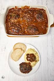 Salisbury, who served the earliest version of the dish to soldiers during the civil war (he recommended minced salisbury steak is a delicious way to serve ground beef, takes about 30 minutes to make, uses one pan, and is deeply savory, with a creamy gravy that's. Ultimate Salisbury Steak