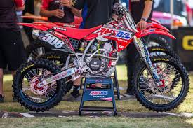 ولفت العصيري إلى أن العالم كله يتابع لحظة بلحظة مسار جسم الصاروخ الصيني، وأنهم كجمعية فلكية سورية نتابع وبدقة وننقل إحداثيات الأماكن المتوقعة لسقوط الصاروخ. ÙƒØ£Ø³ Ø§Ù„Ø·Ø§Ù‚Ø© Ø§Ù„ÙˆØ­Ø´ 2017 Ù…Ù„ÙØ§Øª Ø§Ù„Ø®ÙŠØ§Ù„ Ù…Ø¬Ù„Ø© Dirt Bike