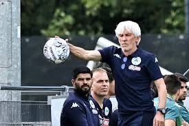 Οι «πράσινοι» θέλουν να ξεχάσουν το συντομότερο την περσινή σεζόν, καθώς έφτασαν αρκετές φορές στην άκρη του γκρεμού. Ouhnbcq19qr48m