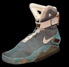 Nike est sur les rangs pour ressortir les légendaires chaussures de marty mcfly dans le cultissime retour vers le futur ii. Quand Retour Vers Le Futur Influence La Creation De Sneakers Nike Mag Marty Mcfly Nike Hypermax Dunk 6 0 Delorean Hyperdunk