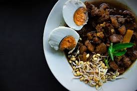 Gambar nasi rawon ,minum es campur / warung nasi campur and rawon ngelom. 15 Makanan Hangat Khas Indonesia Yang Cocok Disantap Saat Hujan Halaman All Kompas Com