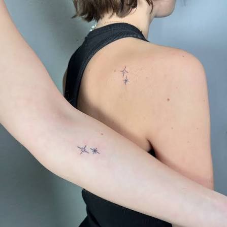 16 Matching Sister Tattoos With Deep Meaning | Fabbon
