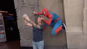 Check spelling or type a new query. Spider Man Far From Home Un Cameo De Tobey Maguire En Livreur De Pizza