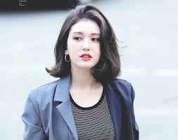 Somi trained under jyp entertainment and was even set to debut under itzy before she left the agency and joined yg . The Truth Behind Jeon So Mi S Departure From Jyp Entertainment Channel K