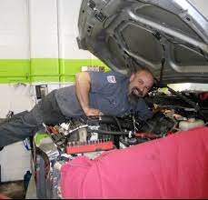 How An Auto Repair Shop Is Winning Female Customers With Social Media Social Media Examiner Auto Repair Shop Auto Repair Automotive Shops