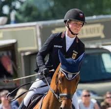 If there's one take away from the cci5*/4* luhmuhlen international horse trials in germany this weekend, it's that the germans are in fighting form for tokyo. Vier Reiterinnen Bei Vielseitigkeits Meisterschaft Vorne Welt