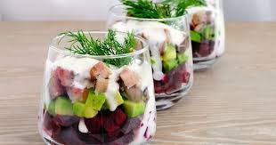 Verrines D Avocat Au Kiri Et A La Betterave Recette Verrine Avocat Betterave Recette Salade D Avocat