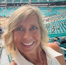 Anyone know how I can get a video clip of my favorite Moira quote? “Alexis  do not number your poultry before they are incubated “. 😂