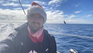 He wants to demonstrate that he is a serious contender among the peloton of serious outsiders, those who could seek the top positions at the finish in les sables d'olonne. Vendee Globe Dalin S Narrow Lead Scuttlebutt Sailing News